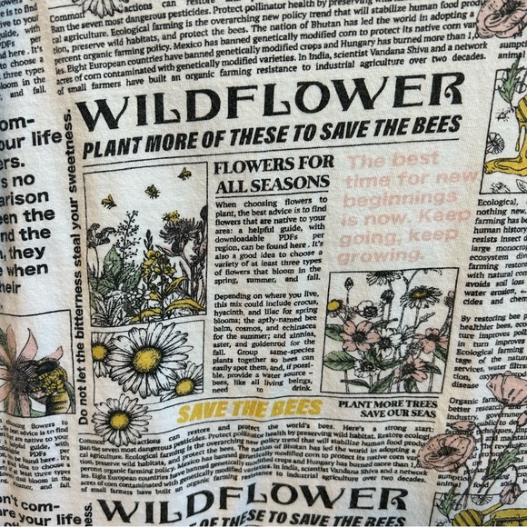 Newspaper Print Cropped T-Shirt - Picture 3 of 7